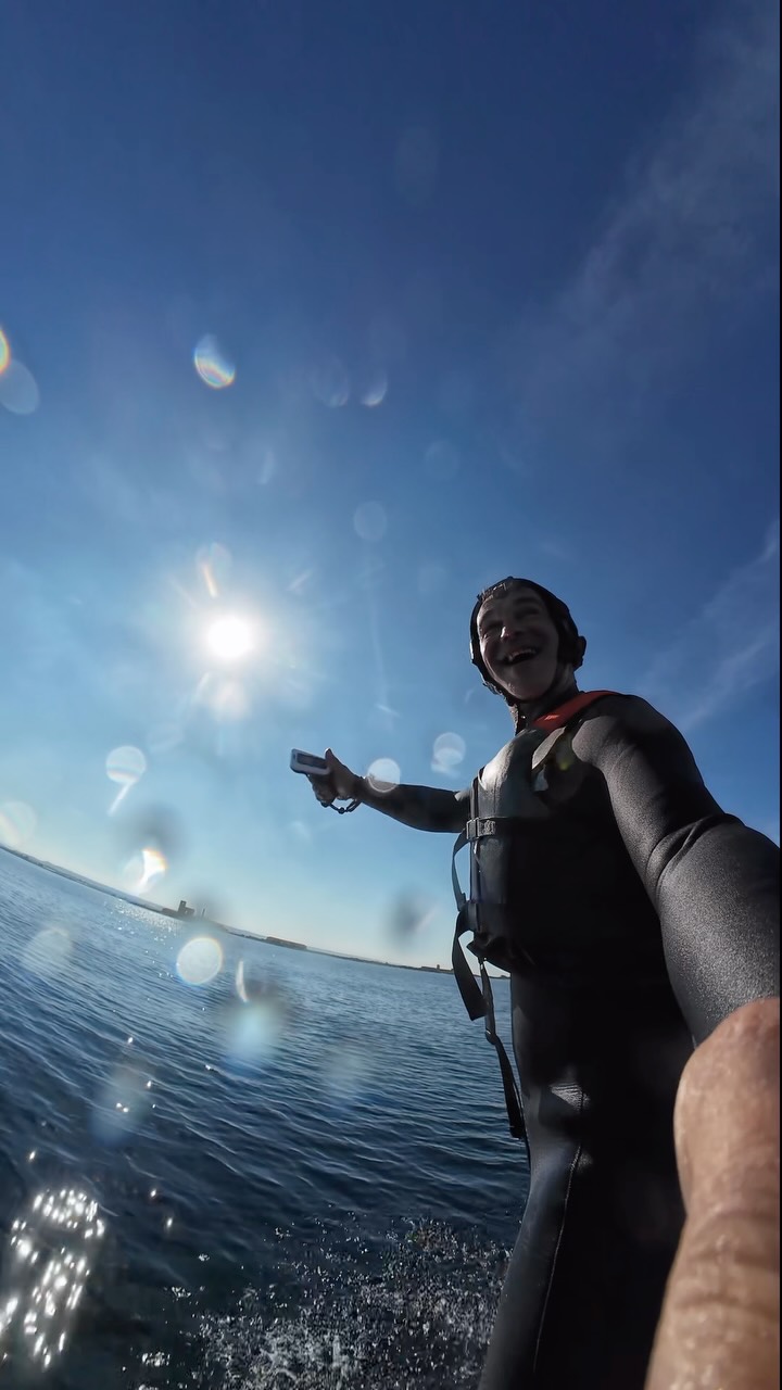 Happy guests make us happy too 🌊 First hour on the e-foil and the smiles say it all!

#efoil #watersports #sicily