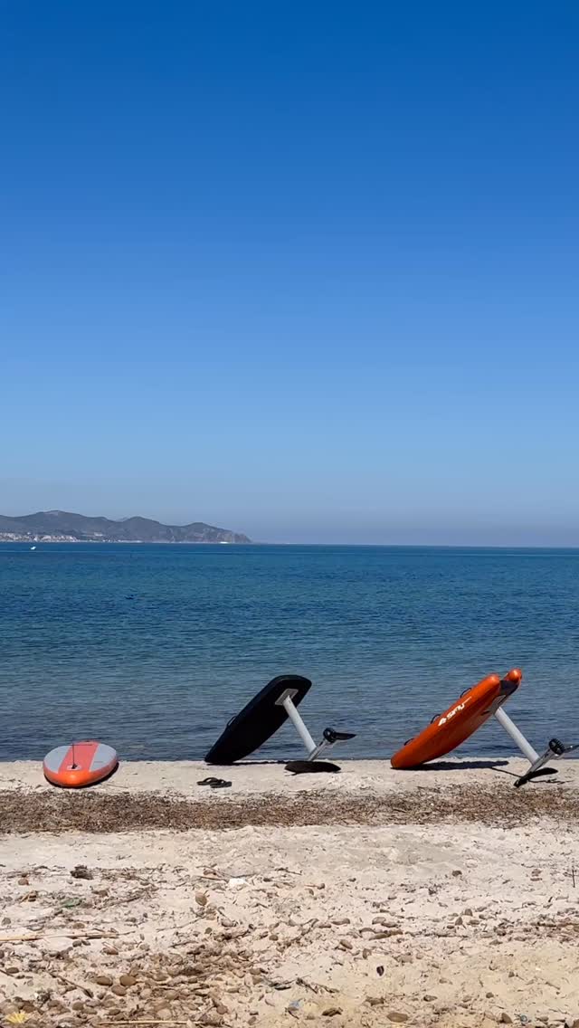 From strangers to a squad — thanks to e-foil. Don’t miss out, bring your friends! 🥳🥳 #efoil #lostagnone #sicilia