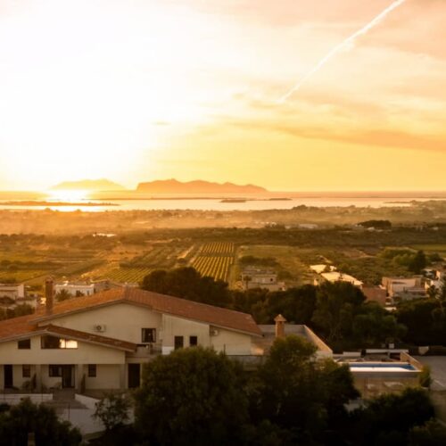 The place world Lo stagnone Sicily ofr kitesurfers and yoga lovers